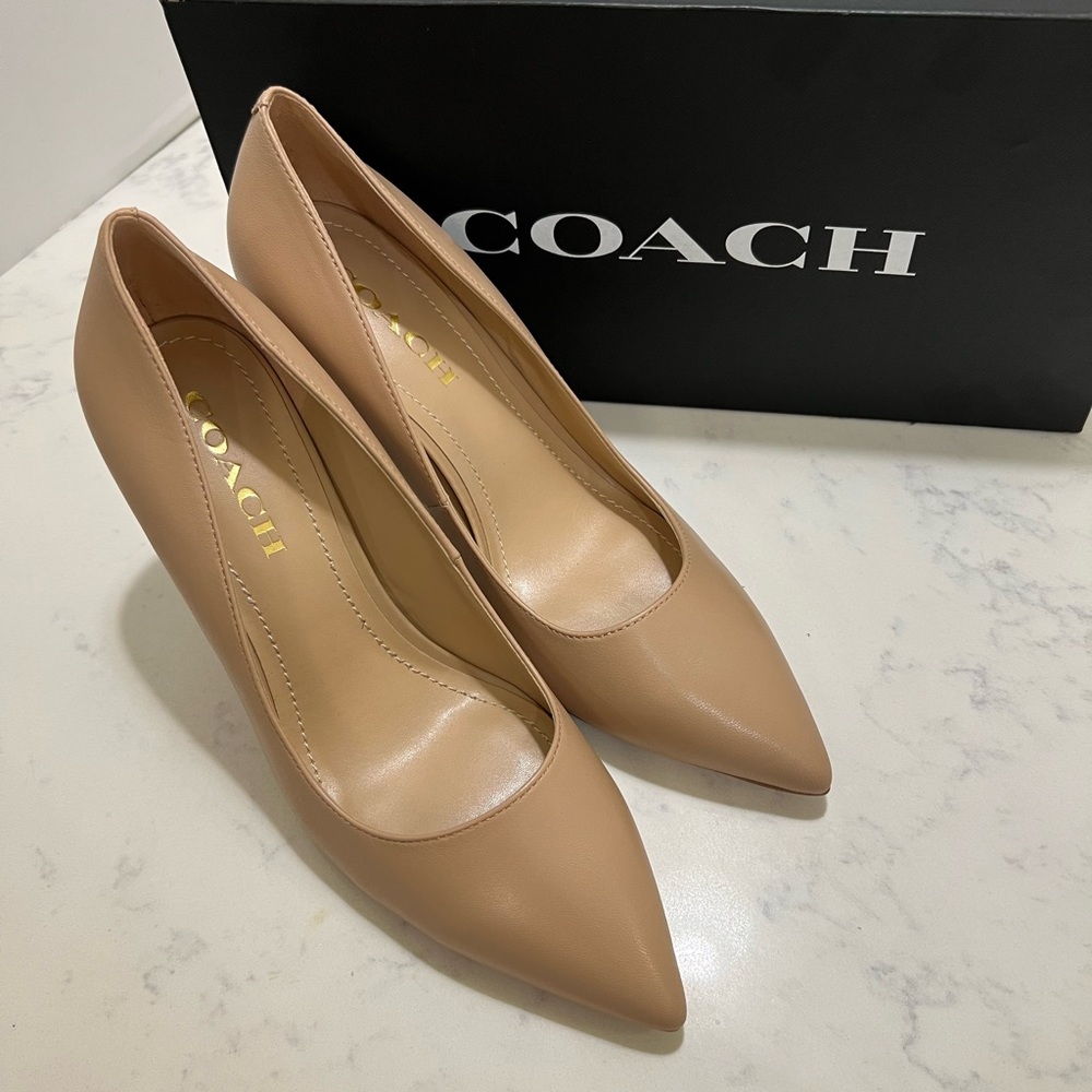 Coach Tan Stiletto Heels Pointed Toe - Picture 7 of 10